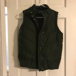 Gap puffer vest